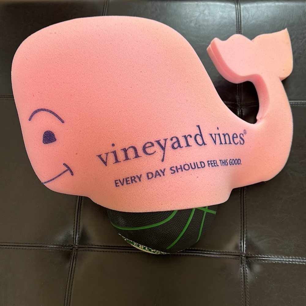 Vineyard Vines Whale head hats - Picture 6 of 8